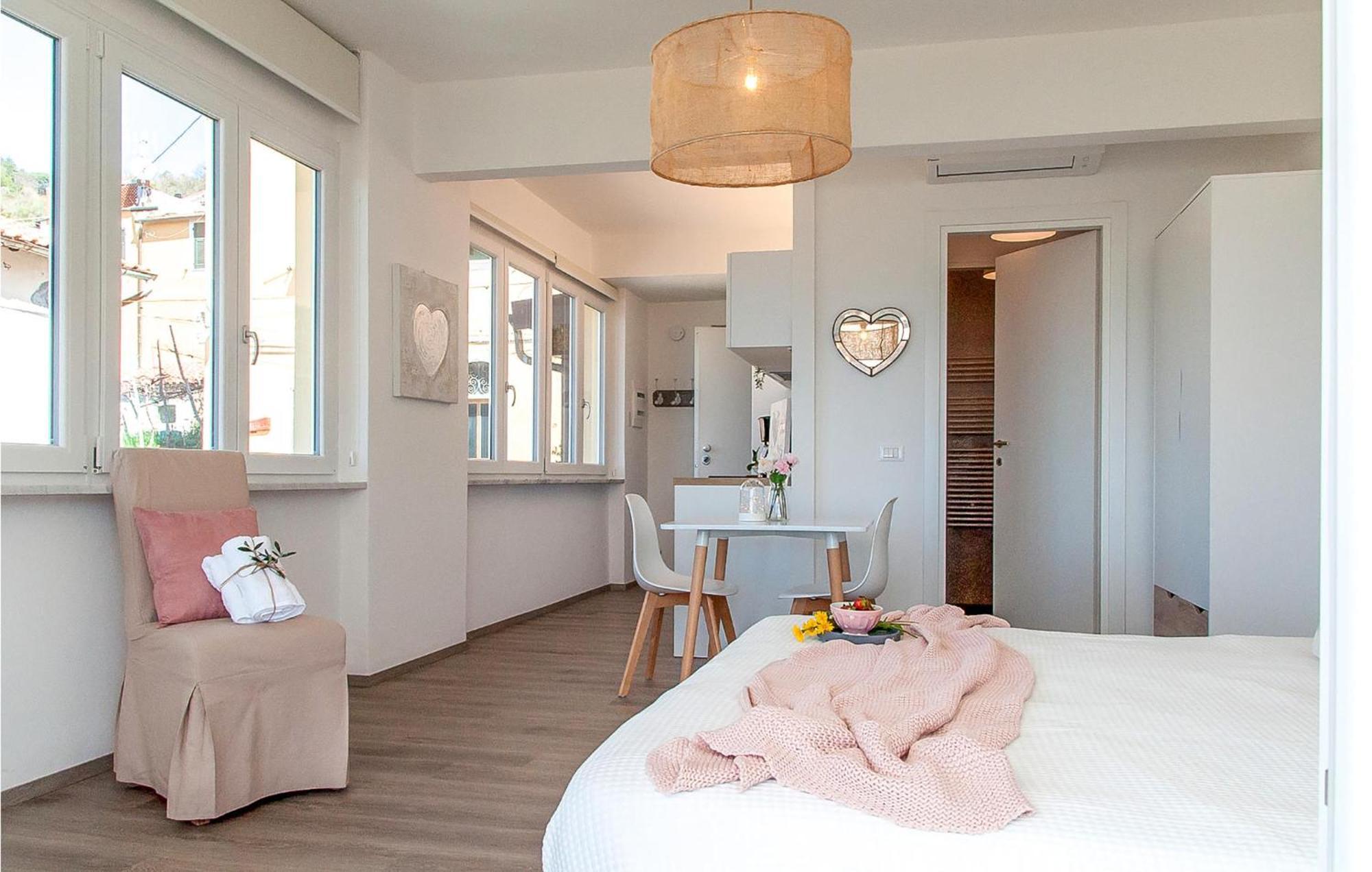 Amazing Apartment In Moneglia With House Sea View Extérieur photo